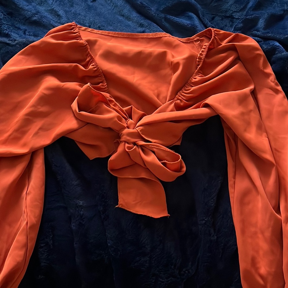 Soild Tie Front Crop Top